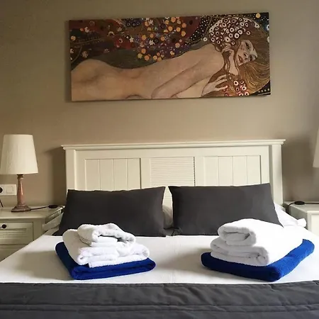 Aquaviva With Private Heated Pool And Wifi