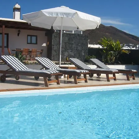 Aquaviva With Private Heated Pool And Wifi